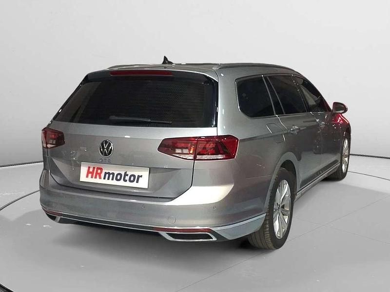 Usado VW Passat GTE 220 CV (161 kW) 2022 Gris Familiar