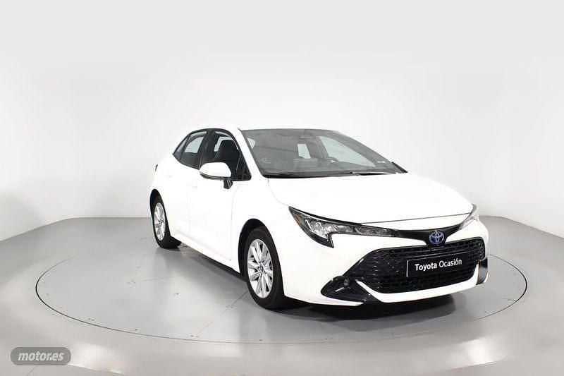 Blanco Usado 2024 Toyota Corolla Active Berlina | 24.600 € (Un poco caro) - Imagen 1/4