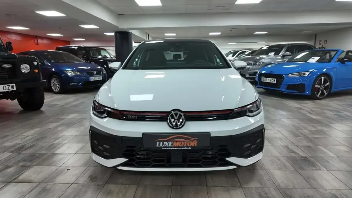 Usado VW Golf VIII GTI 265 CV (194 kW) 2024 Blanco Utilitario