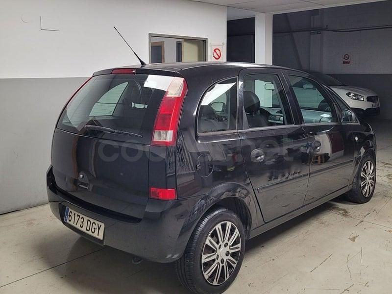 Usado Opel Meriva Cosmo 100 CV (73 kW) 2005 Negro Monovolumen