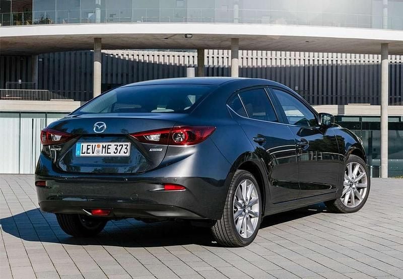 Usado Mazda 3 Luxury 150 CV (110 kW) 2017 Gris Utilitario