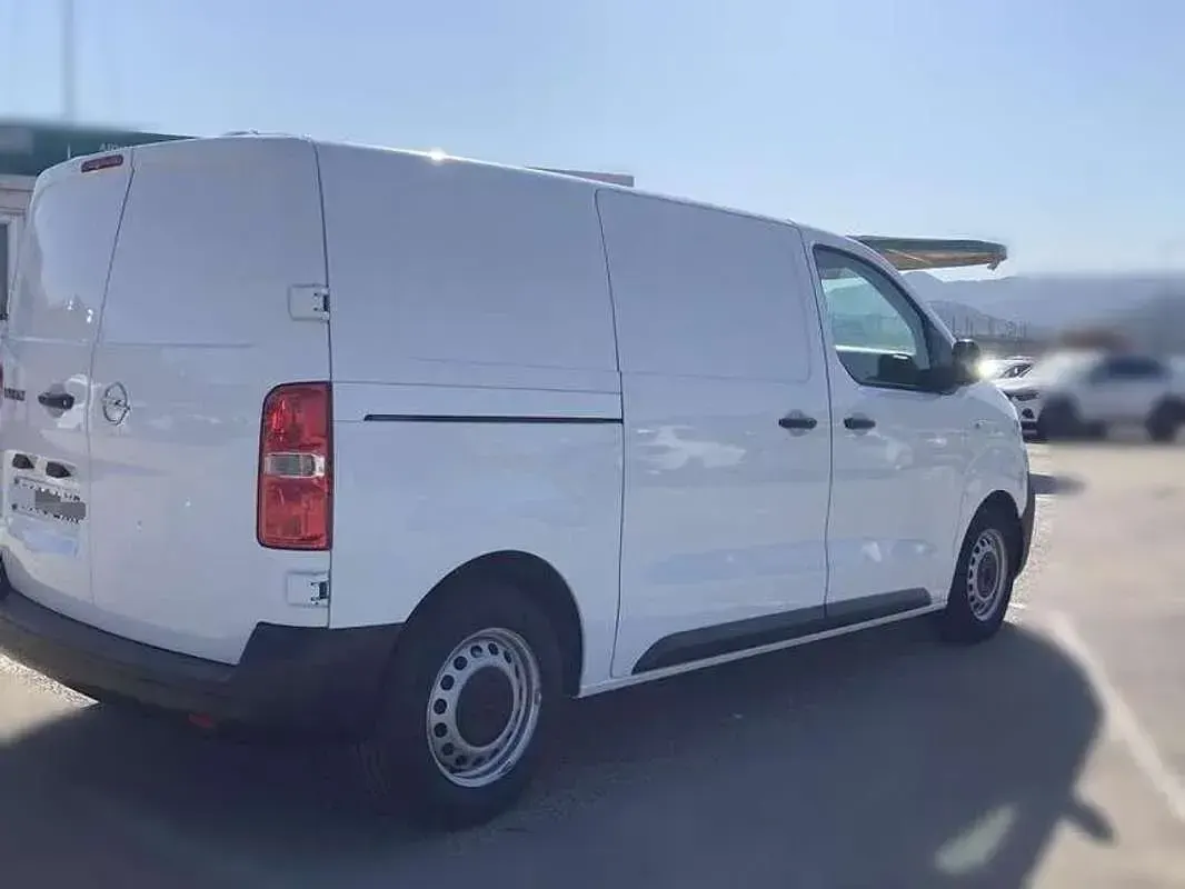 Usado Opel Vivaro 120 CV (88 kW) 2022 Blanco Monovolumen