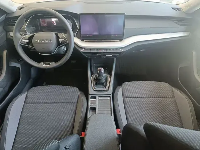 Nuevo Skoda Octavia Selection 116 CV (85 kW) 2025 Blanco