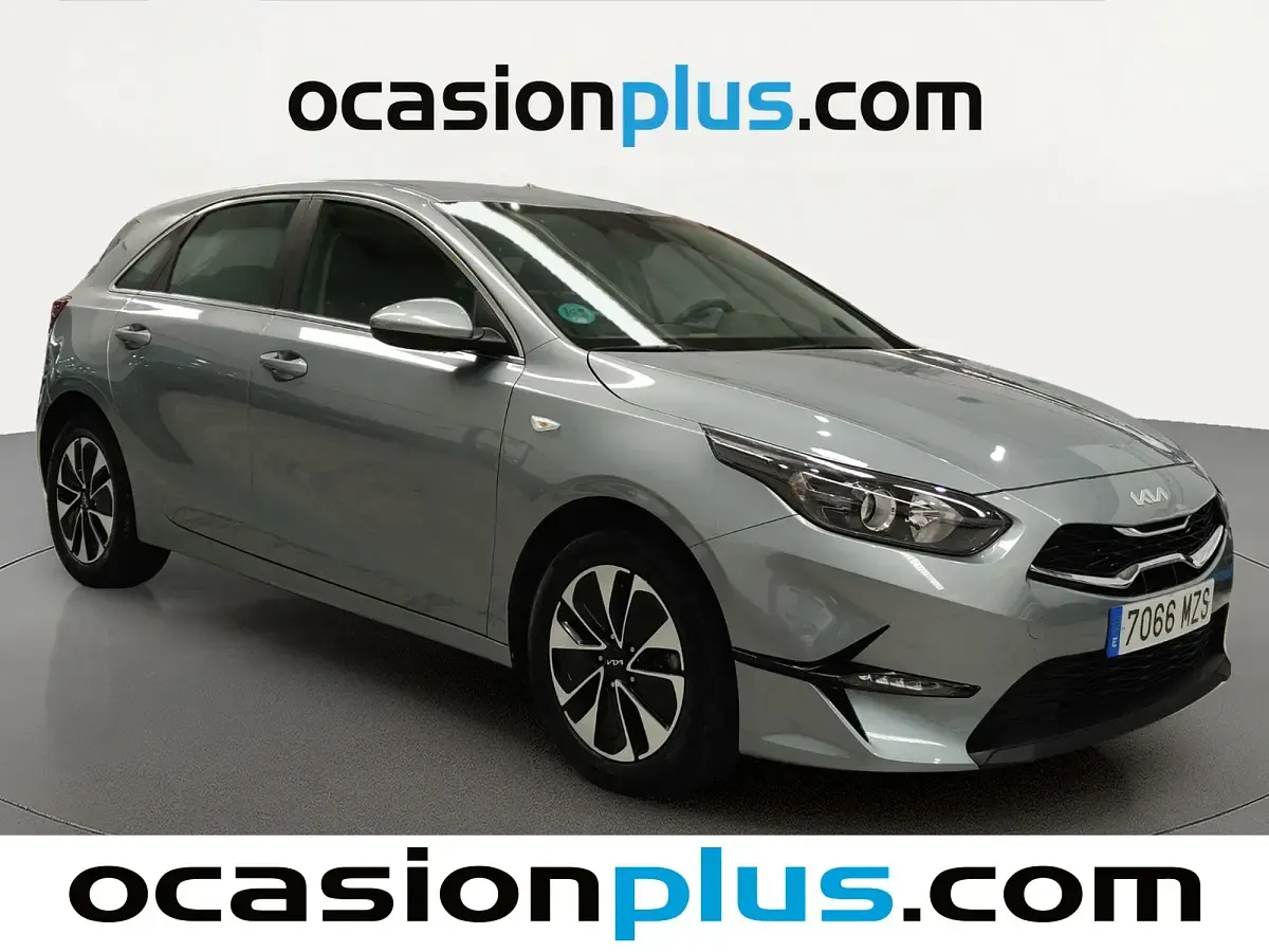 Usado Kia Ceed 101 CV (74 kW) 2025 Gris plata Utilitario
