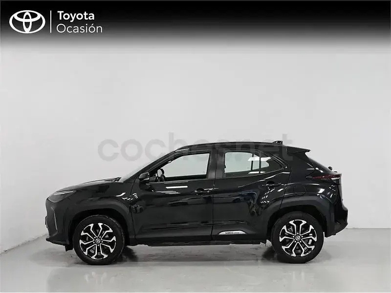 Usado Toyota Yaris Cross Active 116 CV (85 kW) 2025 Negro SUV