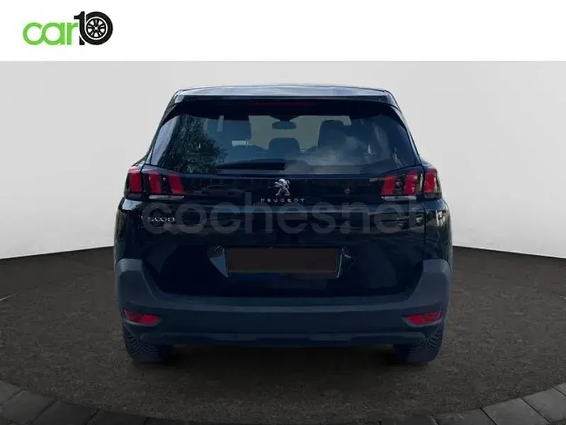 Usado Peugeot 5008 Allure 136 CV (100 kW) 2024 Negro SUV