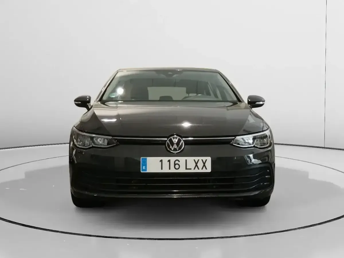 Usado VW Golf VIII Life 116 CV (85 kW) 2022 Gris Berlina