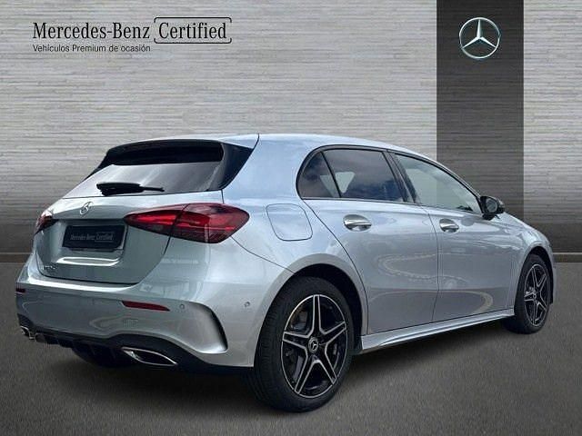 Usado Mercedes A250 AMG line 218 CV (160 kW) 2025 Plata hightech Berlina