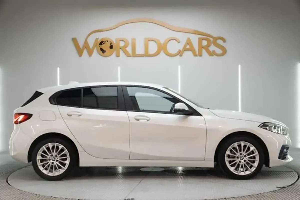 Usado BMW 118 Comfort Edition 136 CV (100 kW) 2020 Blanco Utilitario