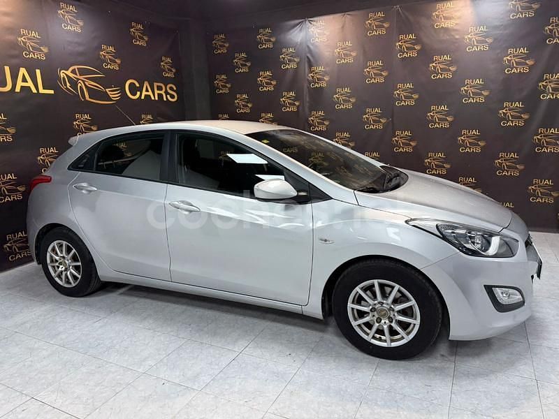 Usado Hyundai i30 Base 100 CV (73 kW) 2012 Gris / plata Berlina