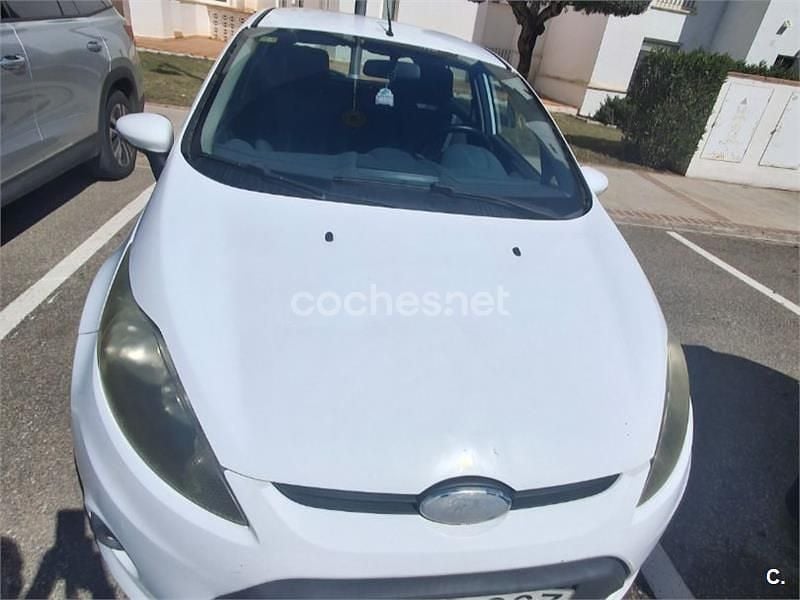 Usado Ford Fiesta Trend 68 CV (50 kW) 2010 Blanco Utilitario