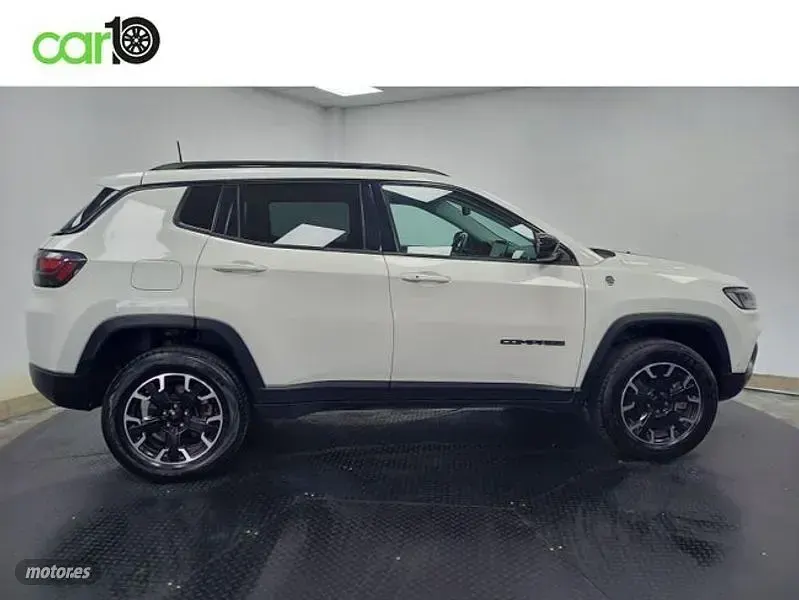 Usado Jeep Compass Trailhawk 240 CV (176 kW) 2022 Blanco SUV
