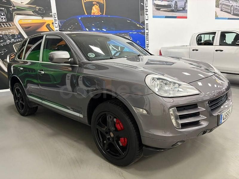 Usado Porsche Cayenne 240 CV (176 kW) 2010 Gris / plata SUV