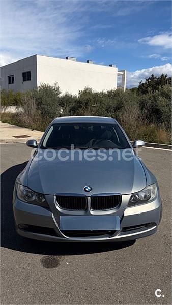 Usado BMW 318 Comfort Edition 129 CV (94 kW) 2007 Gris / plata Berlina