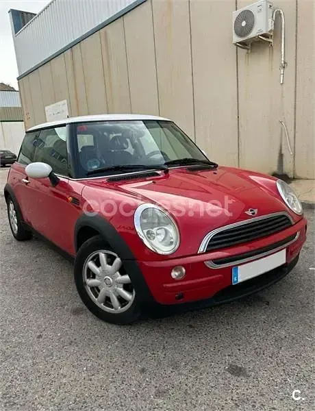 Usado Mini ONE 90 CV (66 kW) 2004 Rojo Utilitario