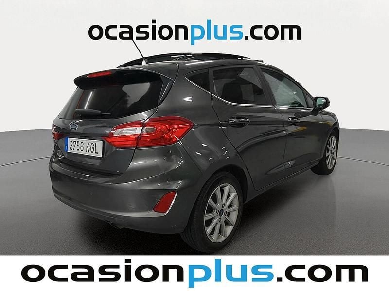 Usado Ford Fiesta Titanium 101 CV (74 kW) 2017 Gris Utilitario