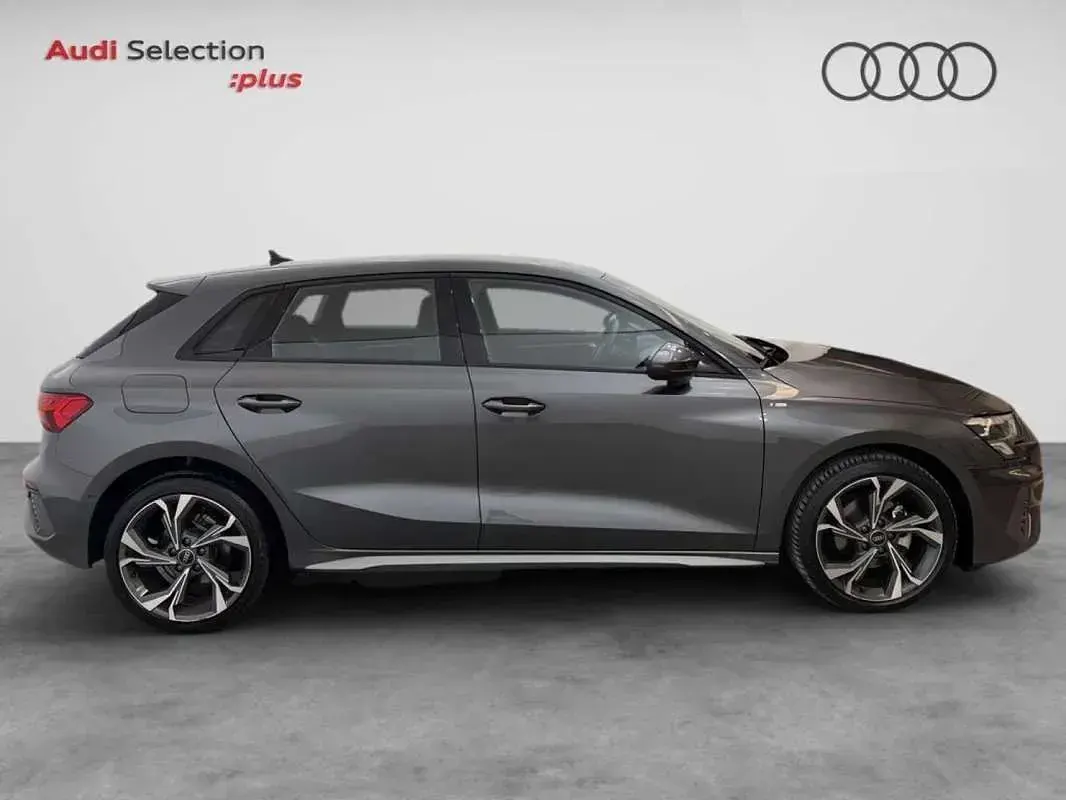 Usado Audi A3 Sportback S-Line 116 CV (85 kW) 2023 Gris Utilitario