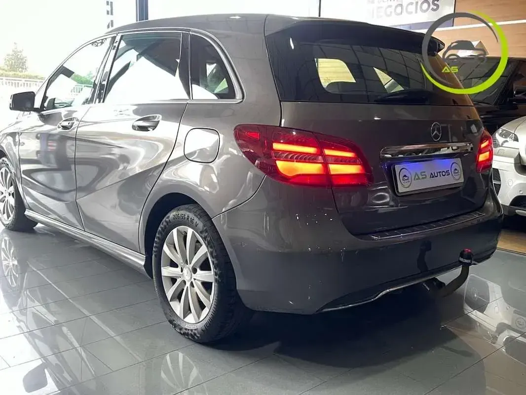 Usado Mercedes B Electric Drive 66 kW (90 CV) 2015 Gris Utilitario
