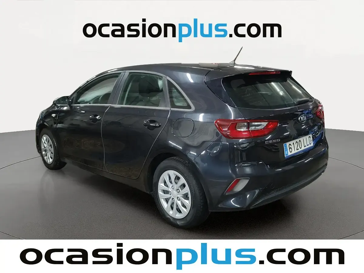 Usado Kia Ceed 120 CV (88 kW) 2020 Negro Utilitario