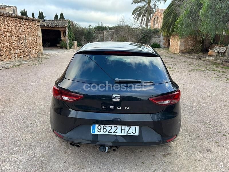 Usado Seat Leon FR 150 CV (110 kW) 2014 Negro Berlina
