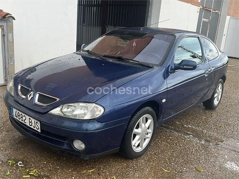 Usado Renault Mégane Coupé Dynamique 105 CV (77 kW) 2001 Azul Coupe