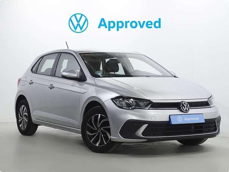 Usado VW Polo Life 95 CV (69 kW) 2021 Plateado Utilitario
