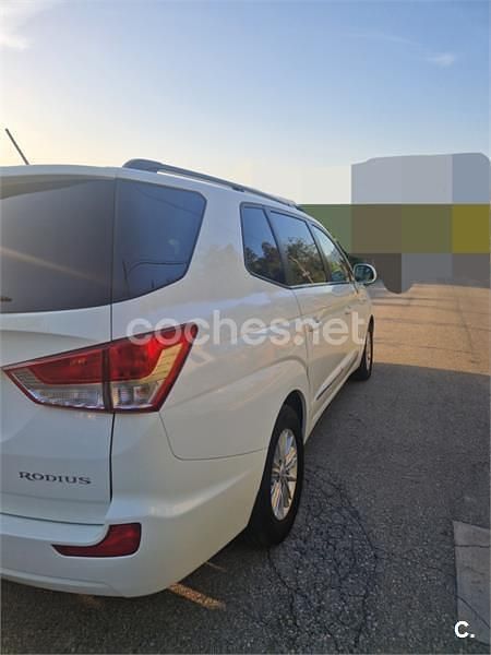 Usado Ssangyong (KGM) Rodius 155 CV (114 kW) 2015 Blanco Monovolumen