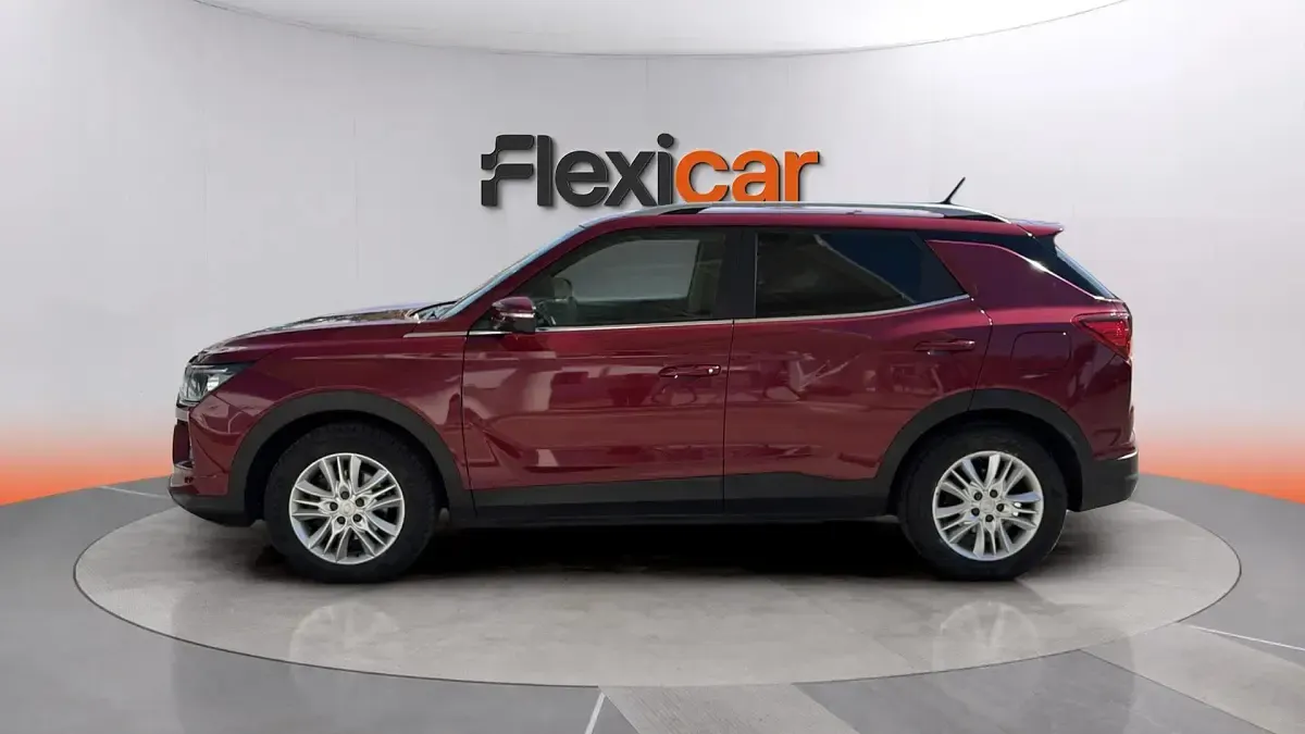 Usado SsangYong Korando Limited 136 CV (100 kW) 2020 Granate SUV
