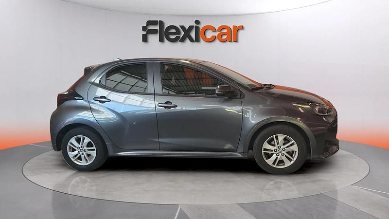 Usado Toyota Yaris Edition 125 CV (91 kW) 2024 Gris Berlina