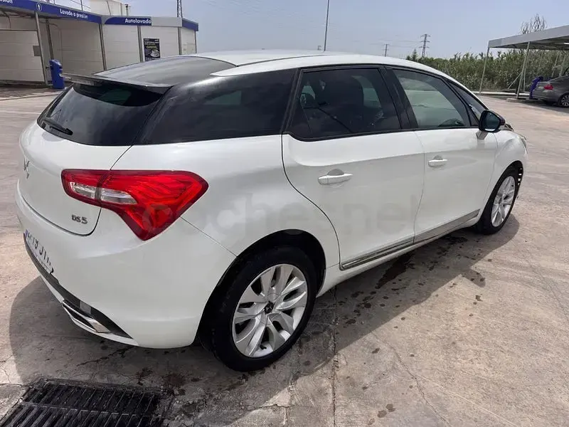 Usado DS Automobiles DS5 Design 120 CV (88 kW) 2017 Blanco Utilitario