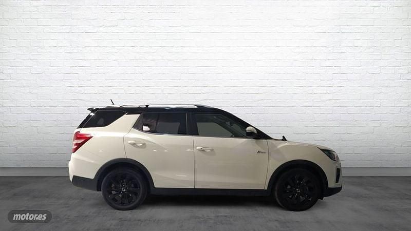 Blanco Usado 2022 Ssangyong Tivoli Limited SUV | 16.900 € (Precio justo) - Imagen 1/4