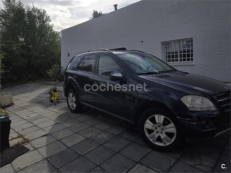 Azul Usado 2009 Mercedes ML320 SUV | 12.000 € (Caro) - Imagen 1/4