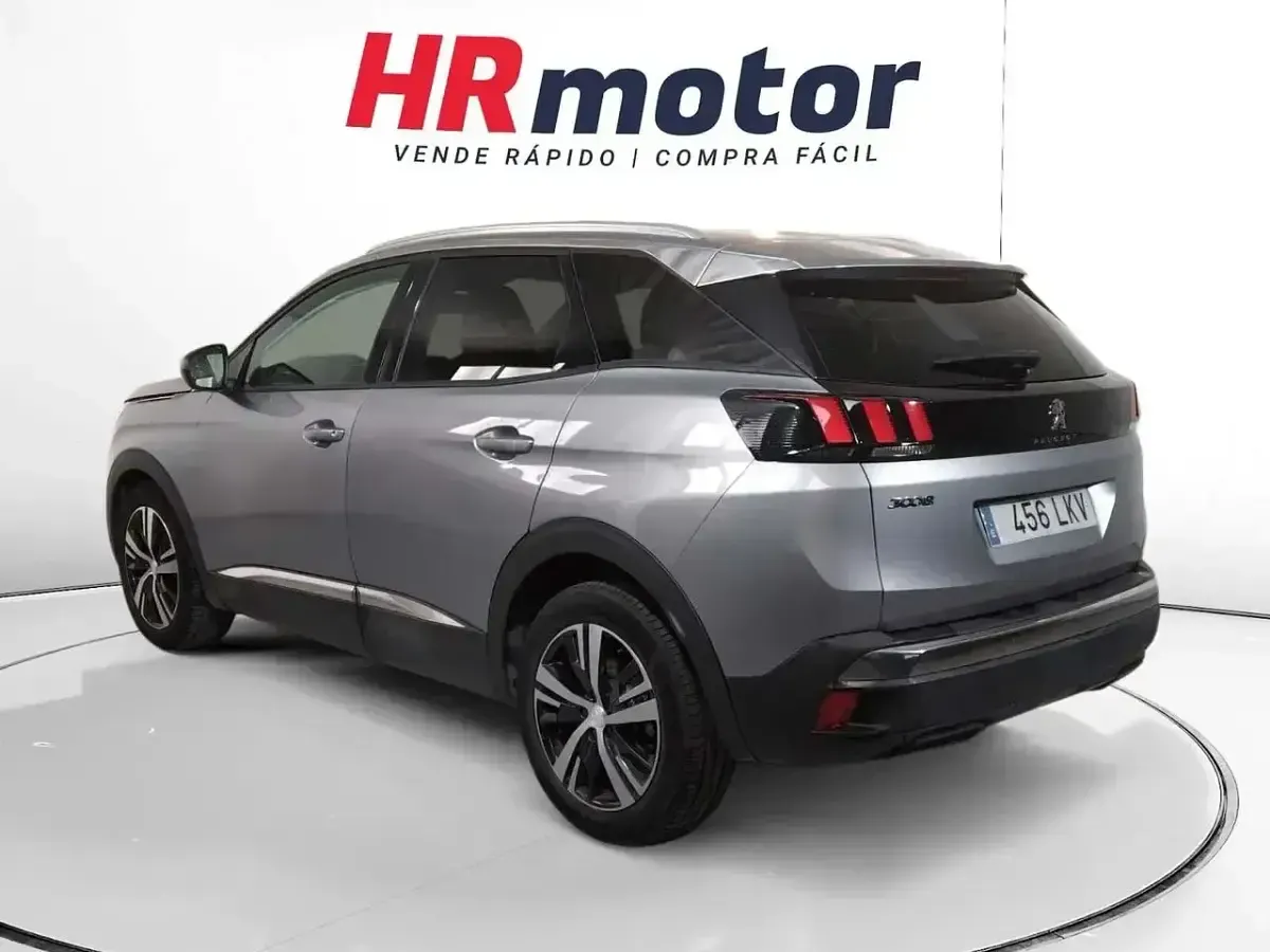 Usado Peugeot 3008 Allure 131 CV (96 kW) 2020 Gris / plata SUV