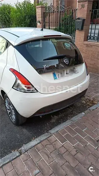 Usado Lancia Ypsilon 69 CV (50 kW) 2013 Blanco Utilitario