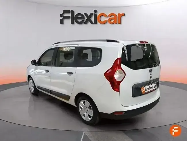 Usado Dacia Lodgy Comfort 95 CV (69 kW) 2021 Blanco Monovolumen