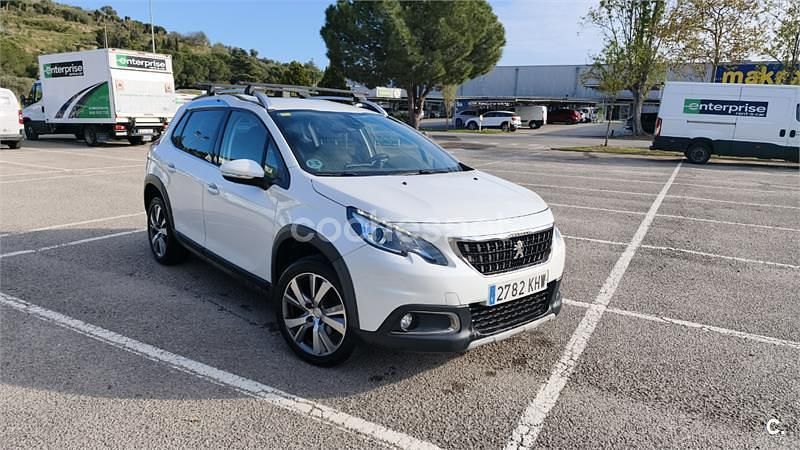 Usado Peugeot 2008 Allure 120 CV (88 kW) 2017 Blanco SUV