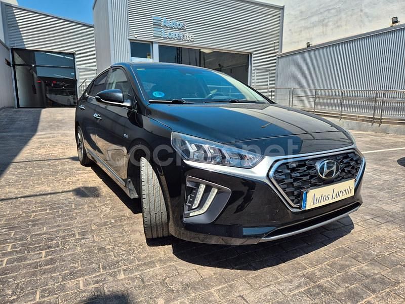 Usado Hyundai Ioniq 141 CV (103 kW) 2020 Negro Utilitario