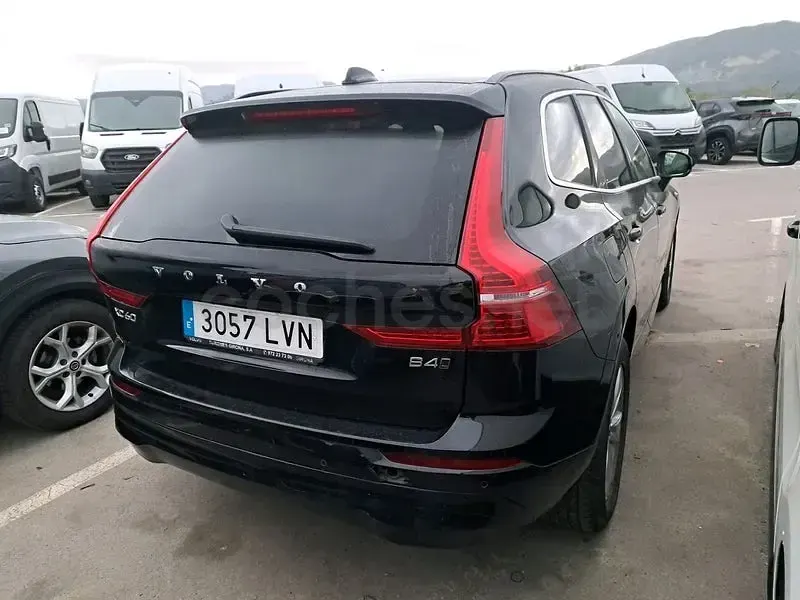 Usado Volvo XC60 Momentum 197 CV (144 kW) 2022 Negro SUV
