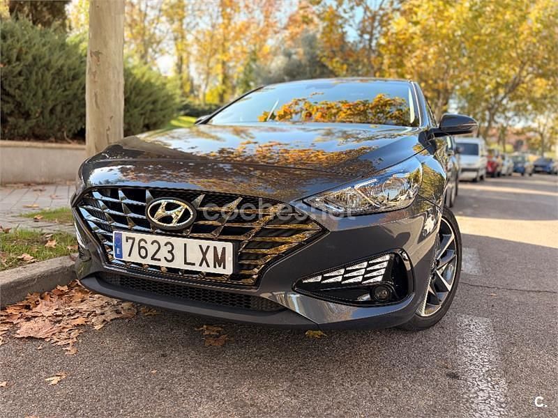 Gris / plata Usado 2022 Hyundai i30 Berlina | 14.500 € (Super precio) - Imagen 1/4