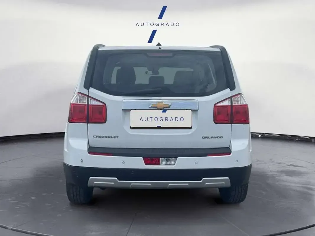 Usado Chevrolet Orlando LTZ 163 CV (119 kW) 2011 Blanco Monovolumen