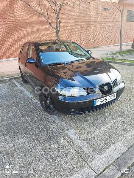 Usado Seat Ibiza 100 CV (73 kW) 2004 Negro Utilitario