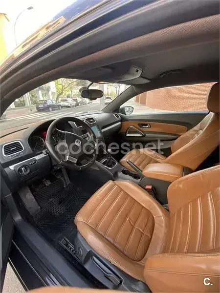 Usado VW Scirocco 160 CV (117 kW) 2009 Gris / plata Coupe