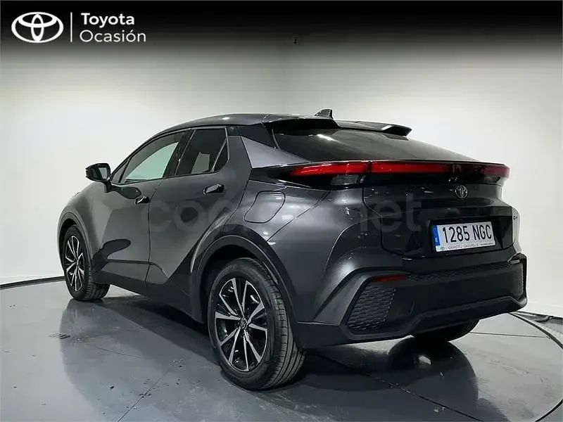 Usado Toyota C-HR Advance 140 CV (102 kW) 2025 Gris / plata SUV