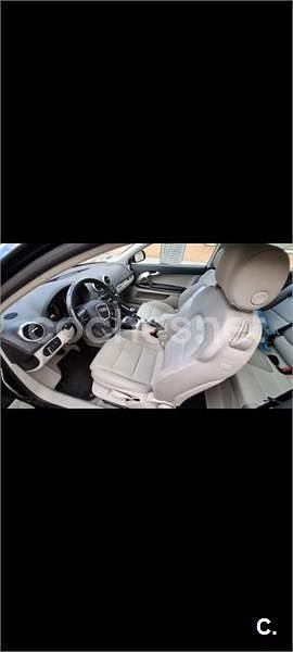Usado Audi A3 Ambiente 125 CV (91 kW) 2010 Negro Utilitario