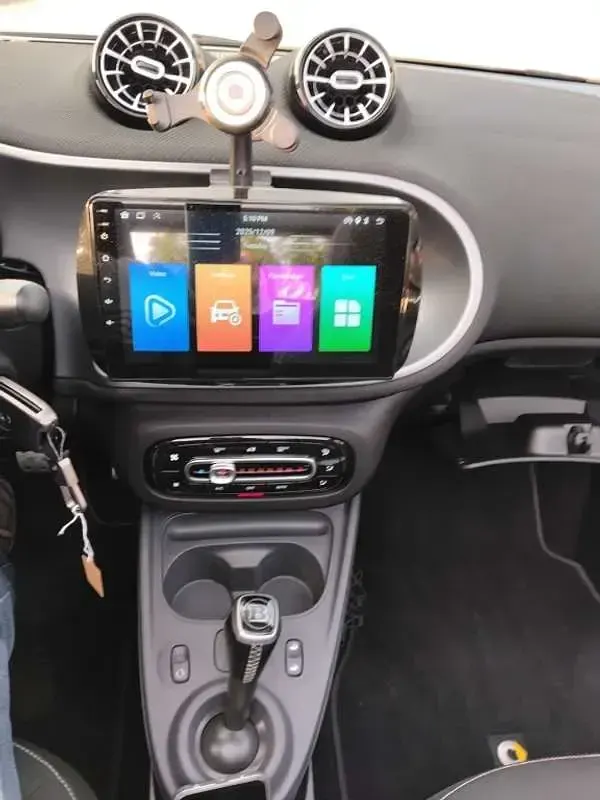 Usado Smart ForTwo Cabrio Brabus 109 CV (80 kW) 2018 Negro Descapotable