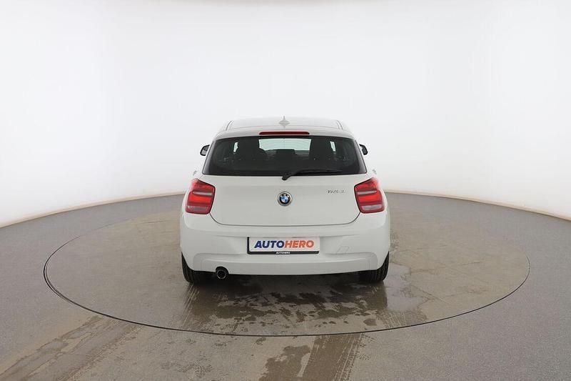 Usado BMW 116 Sport Line 115 CV (84 kW) 2015 Blanco Utilitario
