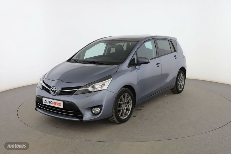 Gris Usado 2013 Toyota Verso Active Monovolumen | 11.799 € - Imagen 1/3
