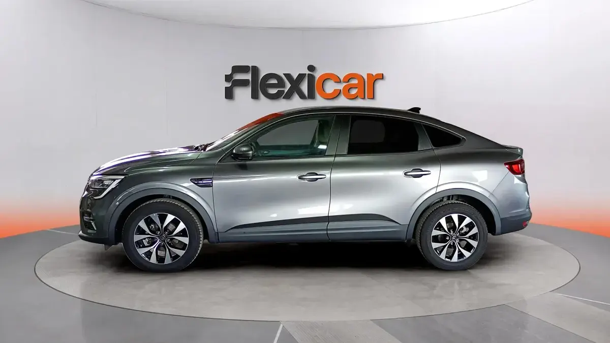 Usado Renault Arkana Equilibre 145 CV (106 kW) 2023 Gris SUV