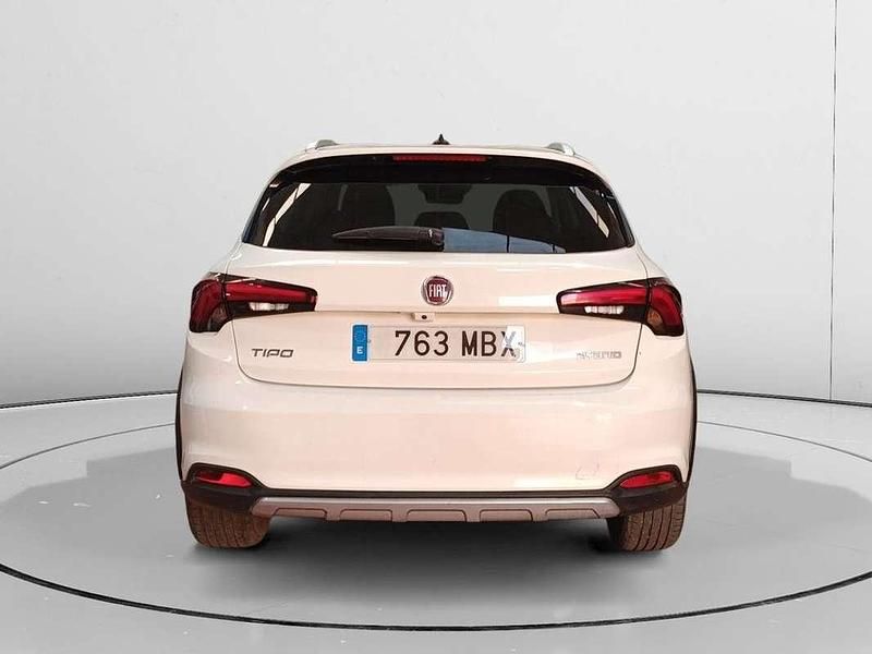 Usado Fiat Tipo Cross 132 CV (97 kW) 2022 Blanco Utilitario