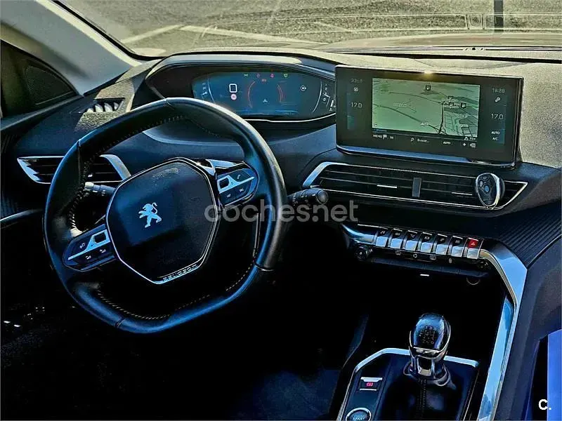 Usado Peugeot 3008 Active 130 CV (95 kW) 2023 Gris / plata SUV